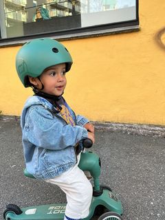 EBBC59F4-6784-4365-80AA-B1D38D64AE2C